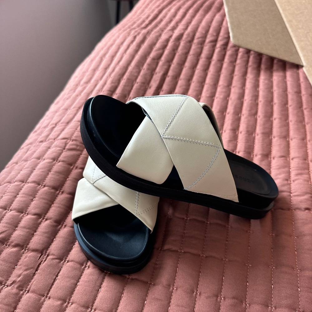 NWT white Aerosoles slide side 6